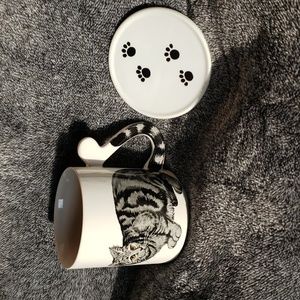 Painted Gray Tabby Cat Mug With Tail on Handle & Paw Print Lid/Saucer